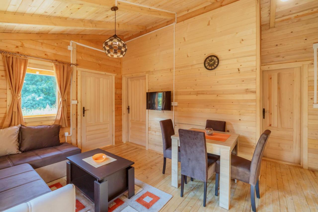 וירפזאר Orahovo Cottages מראה חיצוני תמונה