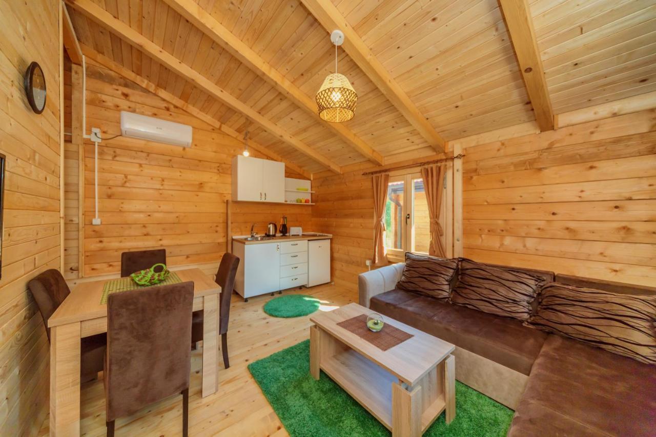 וירפזאר Orahovo Cottages מראה חיצוני תמונה